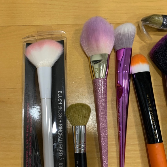 Face brush bundle - Real Techniques, ELF, IT cosmetics - 12 pcs - Picture 2 of 5